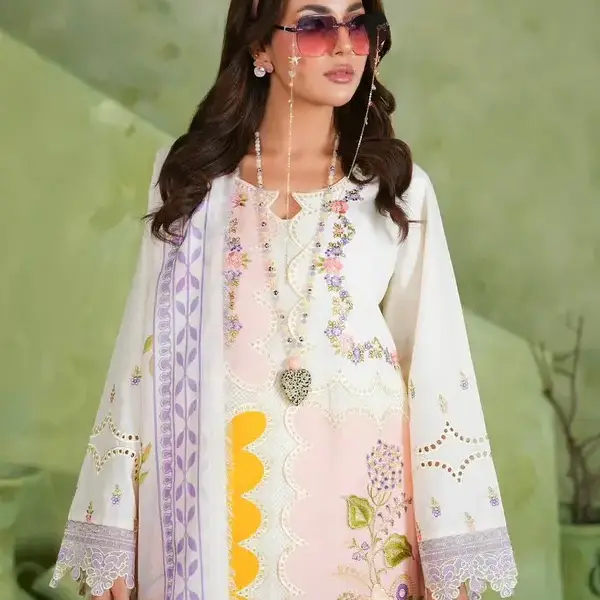 Embroidered Lawn 3‑Piece Suit